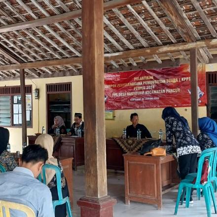 Pelantikan Kelompok Penyelenggara Pemungutan Suara (KPPS ) Pemilu 2024 Desa Banyuurip Kec. Pancur .